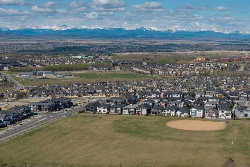 Aerial view of Cougar Ridge neighbourhood